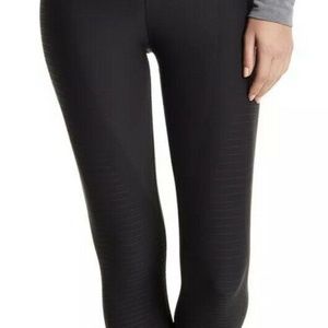 Nike Dri-FIT Black Zoned Sculpt Capri Legging Sz M